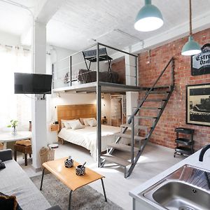 Studio met een King Size Bed